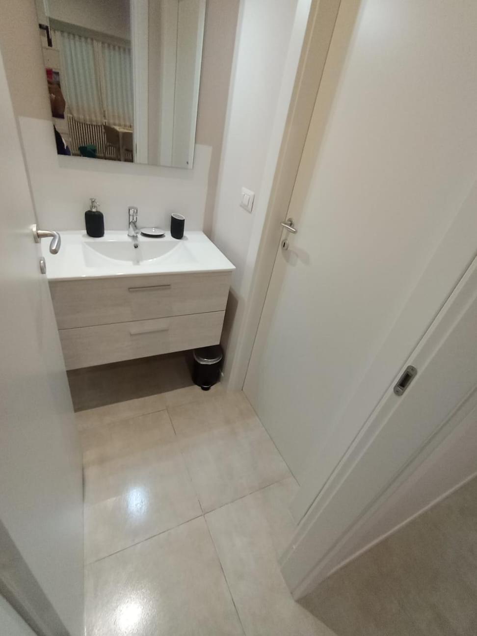 Gambara Metro Apartment Milano Bagian luar foto